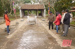 Thần linh và đền thờ xứ Thanh trong dòng chảy văn hóa Việt