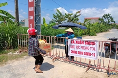 Nhịp sống nơi khu vực phong tỏa phòng, chống COVID-19 xã Xuân Giang