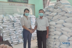 Một   nông dân ủng hộ 2 tấn gạo giúp TP Hồ Chí Minh chống dịch