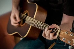 Phải lòng một tiếng Guitar