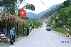 Kiểm soát chặt người và phương tiện ra, vào trên các thuyến quốc lộ, đường vành đai biên giới để phòng, chống dịch bệnh COVID-19