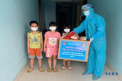 “Lồng đèn thắp sáng ước mơ” dành tặng thiếu nhi trong khu cách ly tập trung