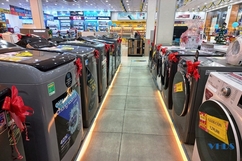 Nhiều siêu thị điện máy tung chiêu khuyến mại kích cầu tiêu dùng cuối năm