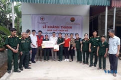 Khánh thành Nhà chữ thập đỏ cho hội viên Hội truyền thống Trường Sơn