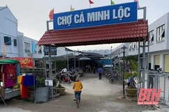 Về làng biển đi chợ cá Minh Lộc