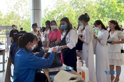 Công bố điểm sàn, tích cực tuyển sinh