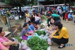Phiên chợ Cửa khẩu Quốc tế Na Mèo nhộn nhịp trở lại