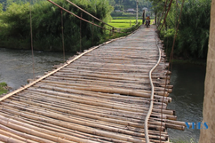 Cận cảnh những cây cầu treo xuống cấp