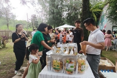 Đặc sản vùng miền ở “phiên chợ nhỏ an lành”