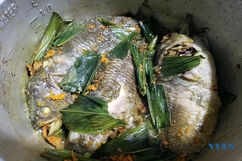 Cá rô đồng kho nghệ - Mộc mạc vị quê