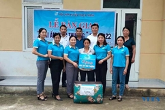Hội LHPN huyện Thạch Thành trao hỗ trợ xây mái ấm cho hội viên đặc biệt khó khăn
