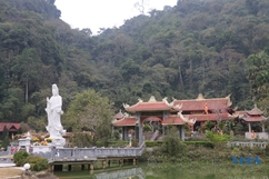 Du xuân vãn cảnh danh thắng Bàn Bù