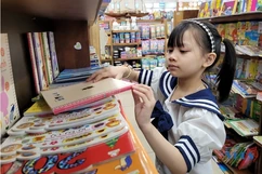 Nhà sách hút khách dịp nghỉ lễ