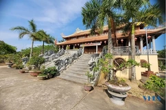 Linh thiêng ngôi chùa cổ nơi cửa biển