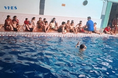 Huyện Yên Định: Hướng dẫn kỹ năng bơi an toàn trong môi trường nước cho trẻ em