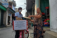 Thu gom phế liệu để giúp đỡ những hoàn cảnh khó khăn