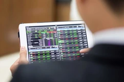 Cần thận trọng khi đầu tư chứng khoán online