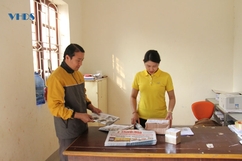 Những người đưa báo Đảng ở vùng cao