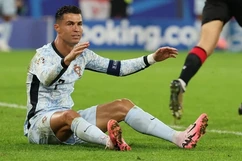“Bội thực” bóng đá, xin đừng quên V.league!