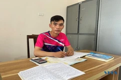 Chàng lính cứu hộ đạt 2 điểm 10 kỳ thi tốt nghiệp THPT