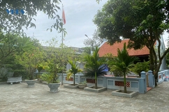 “Tôi lại về quê mẹ nuôi xưa”...