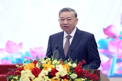 Sứ mệnh cao cả nhất của văn nghệ sĩ cách mạng là kiến tạo nhân cách văn hóa, xây dựng con người XHCN