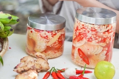 Chuối chần khai vị ngày xuân...