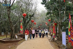 Du xuân thăm Am Tiên