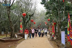 Du xuân thăm Am Tiên