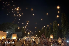 Lễ hội đèn lồng “Ánh sáng hòa bình 2025” tại đền Phật giáo lớn nhất thế giới