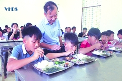 Học sinh vùng khó đón đợi chính sách mới
