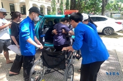 Ấn tượng đẹp từ màu áo xanh tình nguyện