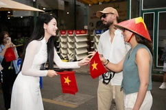 Việt Nam đang áp dụng chính sách thị thực đặc thù gì cho du khách quốc tế?