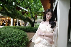 Hoa hậu Thiên Ân rạng rỡ “đọ sắc” cùng đương kim Miss World 2025