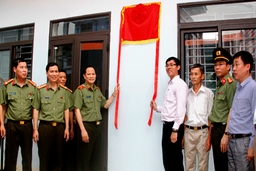 Công an Thanh Hóa trao nhà tình nghĩa cho CBCS có hoàn cảnh khó khăn