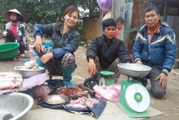 Những phận đời mưu sinh ngày cận Tết