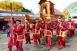 Người dân Lương Ngọc tưng bừng lễ hội Khai hạ