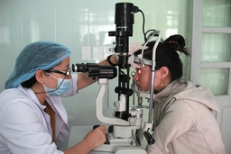 Phòng tránh bệnh viêm kết mạc mùa xuân