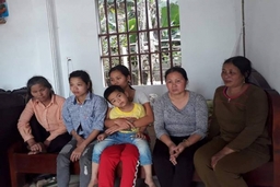 Vụ tàu vận tải gặp nạn trên biển, 9 thuyền viên mất tích: Nước mắt quê nhà
