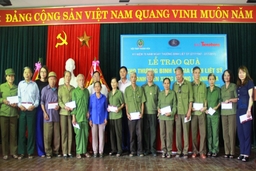 Trao 200 suất quà cho thương binh, gia đình liệt sỹ TNXP Thanh Hóa