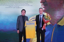 FLC Thanh Hóa ra mắt tân HLV trưởng