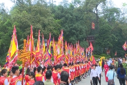 Kết nối, khai thác tour về đất Tổ