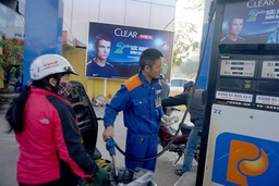 Giá xăng E5 RON92 tăng 508 đồng/lít