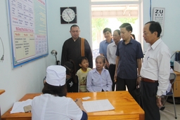 Ban Văn hóa - Xã hội giám sát công tác khám, chữa bệnh tại Như Xuân