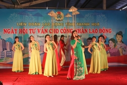Thiết thực Ngày hội tư vấn cho công nhân lao động