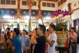 Nâng cao văn hóa ứng xử trong lễ chùa đầu năm