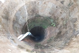 Giếng khơi trơ đáy, gần 1.000 hộ dân xã Yên Thọ thiếu nước sinh hoạt