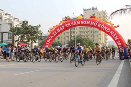 400 tay đua tranh tài tại Giải đua xe đạp TP Sầm Sơn mở rộng năm 2019