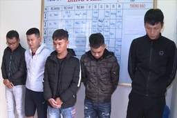 Bắt 5 đối tượng lừa đảo trúng thưởng qua mạng xã hội