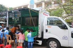 Khai trương xe ô tô thư viện lưu động đa phương tiện